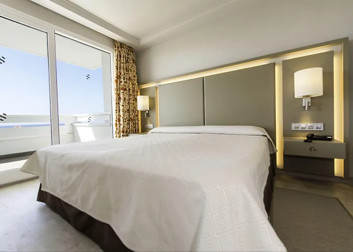 Spring Vulcano מלון